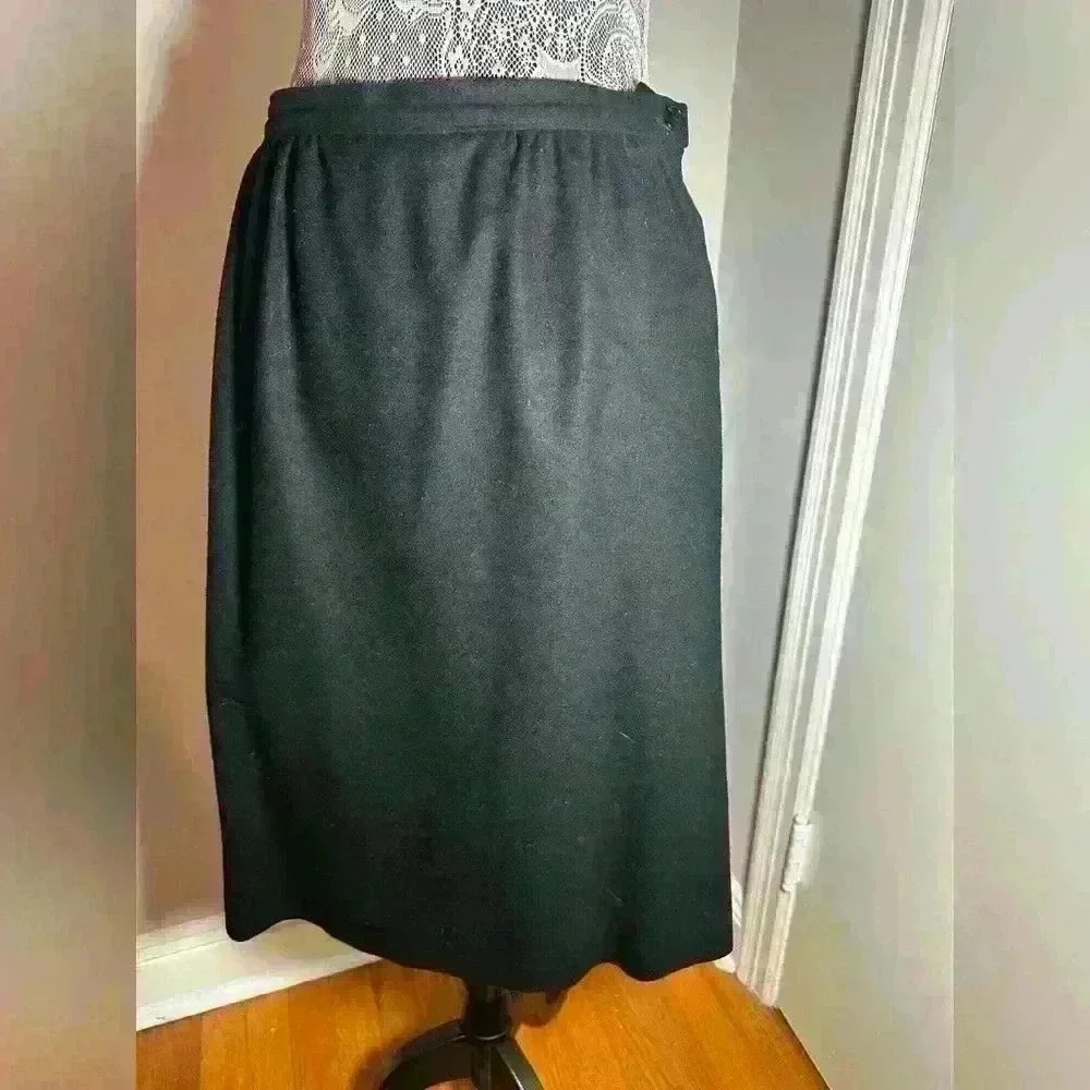 Pendleton Skirt 12 Black Pencil Virgin Wool Knee Length Lined Career Vintage.